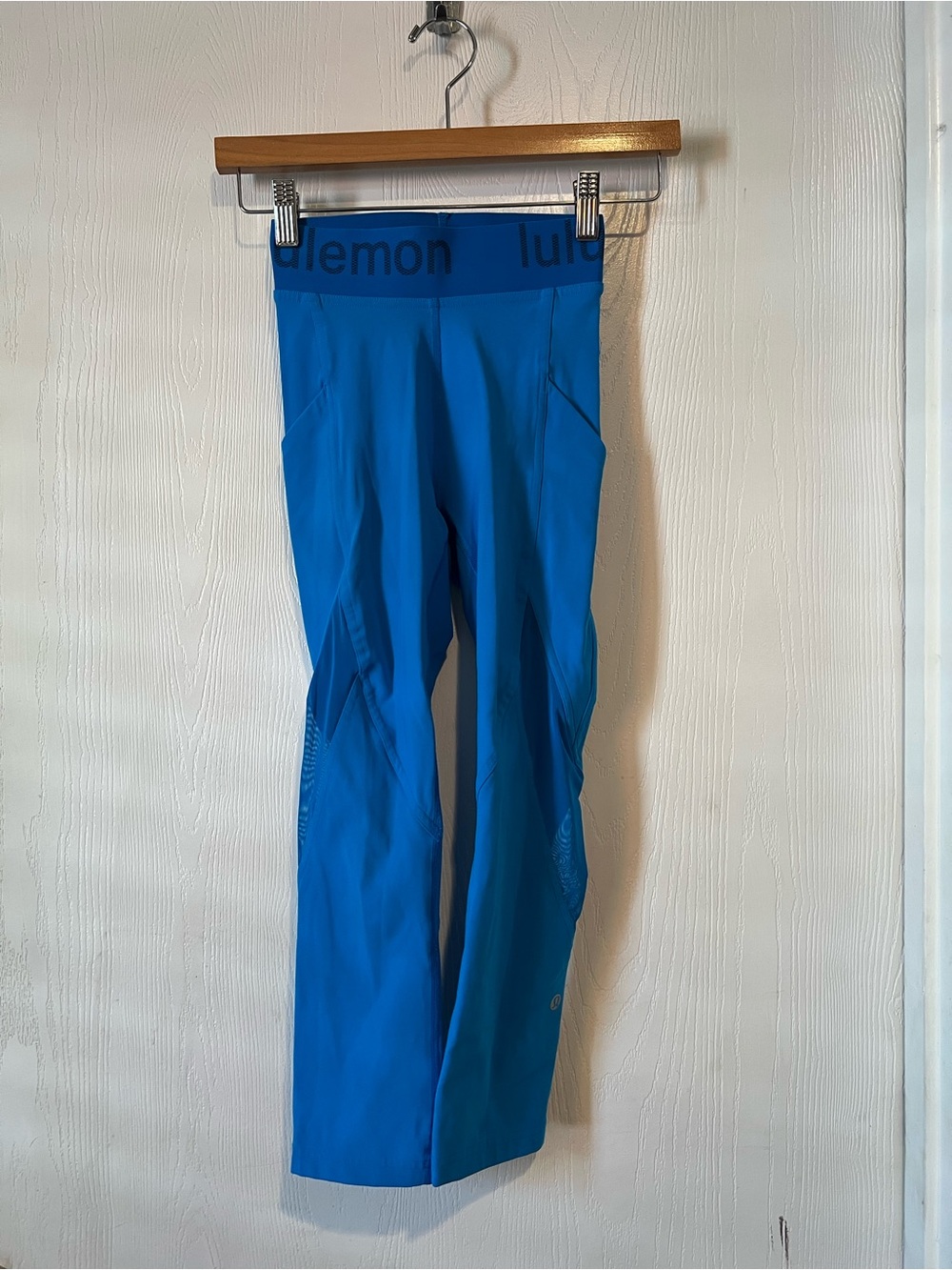 Lululemon Logo Waistband High Rise Training Crop leggings Women Size 0